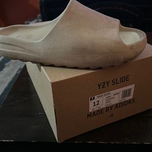 Yeezy slide bone Size 12